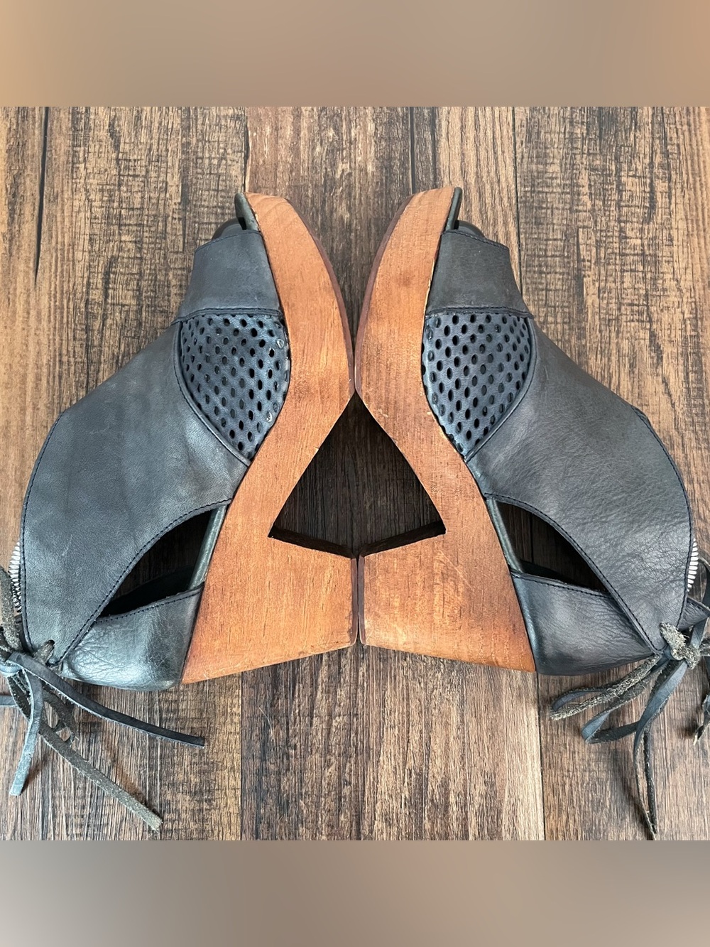 Free People Revolver Leather Clog Heeled Sandal Lace Up Back Boho Size 6.5 EU 37 - Picture 5 of 15